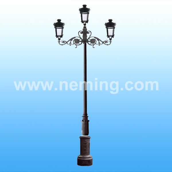 Estilo Espanol Public Lightings